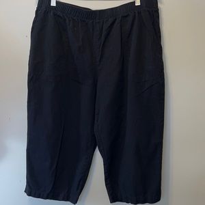 Pull on elastic waist capris